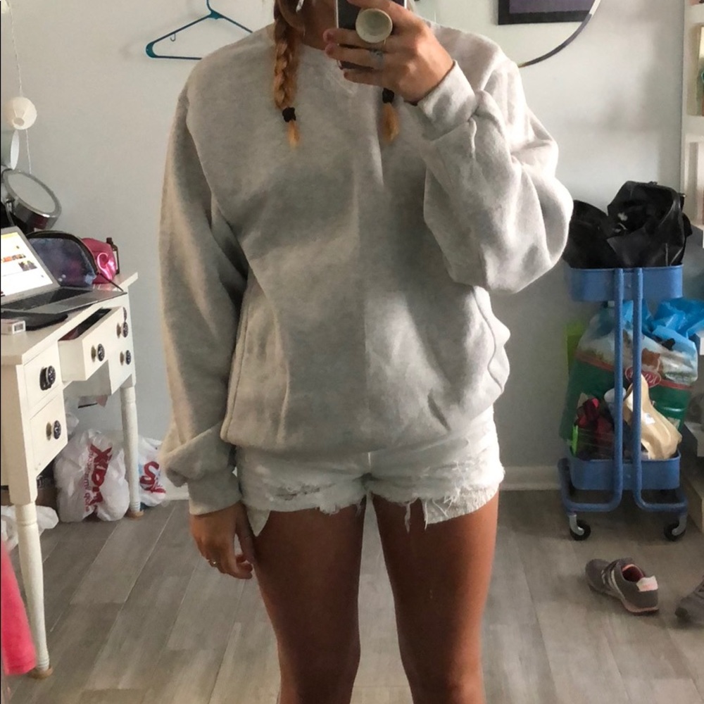 Light grey sweatshirt